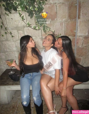 Coral Sharon [ coral-sharon ] - Subscribe to this page FREE dear🔥@dear_alexa @dear_alexa When you