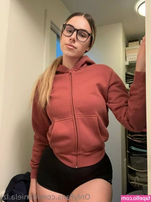 Daniela.lzj [ daniela-lzj ] - Brought the heat 🔥
