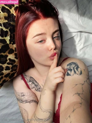 Your_bby [ your-bby ] - Super sexy on the bed, open legs
