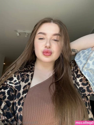 your_baby_arina [ your-baby-arina ] - 😱STRIPPING AND MASTURBATING😱 Watch me strip and masturbate for