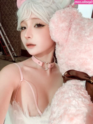 Chunmomo - What would you want to see me do in this?  I am in 🖤 with my new
