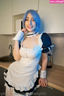 valery_anty [ valery-anty ] - We taught  daisyomg how to suck multiple cocks and swallow multiple