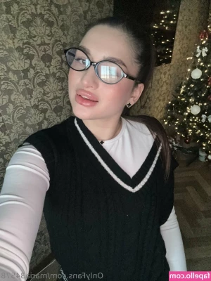 maria34578 - I need more DMs worshipping me  Don t be shy  Just liking my pics is
