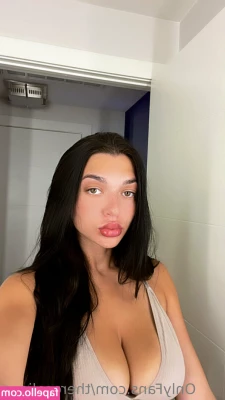 therosaliaxo - I may look a little shy, but I'm very kinky! oops!  😈👅