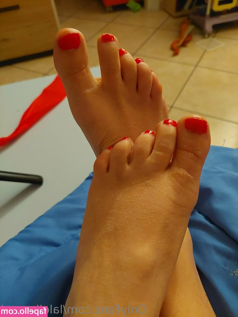 lalollymoni - Have you seen this SEXY vid yet? Don't miss it daddy!😘💦