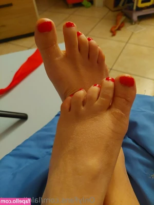 lalollymoni - Have you seen this SEXY vid yet? Don't miss it daddy!😘💦