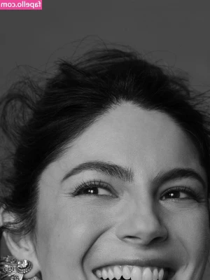Monica Barbaro [ monica-barbaro ] - Does this pose excite you?