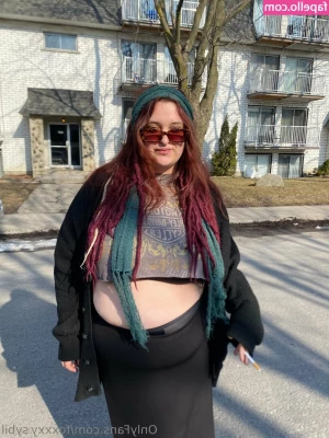 foxxxy.sybil [ foxxxy-sybil ] - comment down if you think i’m sexy 💘💦