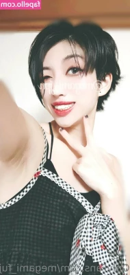 megami_fuji [ megami-fuji ] - Wouldn t I look so lovely on your phone