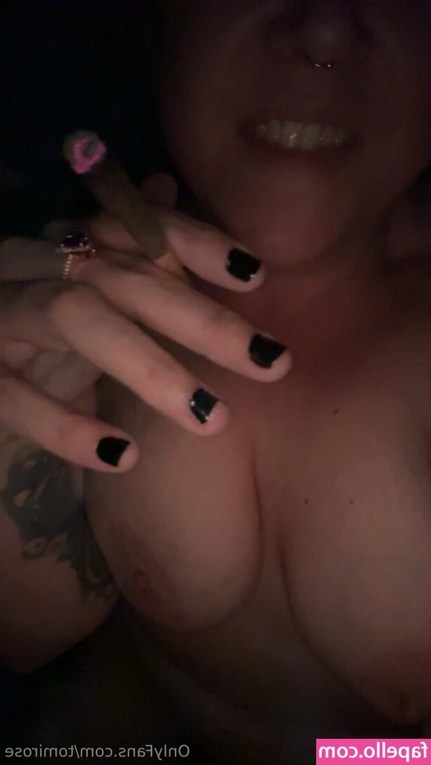 tomirose - Gimme more 😈