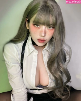 Naughty Rabbit [ naughty-rabbit ] - When i take my panties off and show my bare Pussy i get so horny