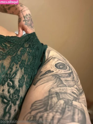 darlingduskwood - Putting it in my mouth or hitting it from the back