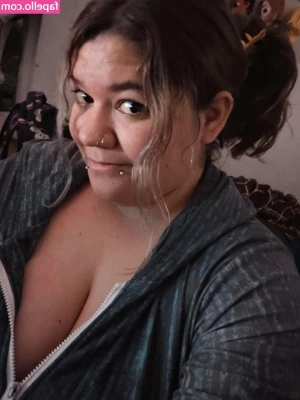 wickedwitchofwinter - Red is such a sexy color