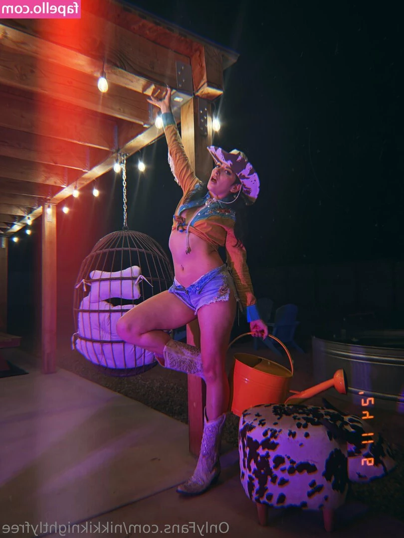 nikkiknightlyfree - Just being weird and playing around