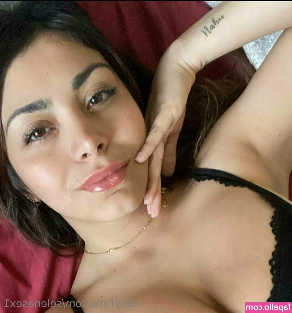 selenasex1 - Feliz lunes a todos  El 3 de enero es mi cumpleaños y lo que más