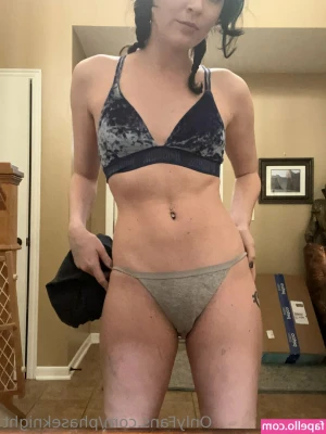 Phaseknight - I know there's something about me that you can't resist. 💋