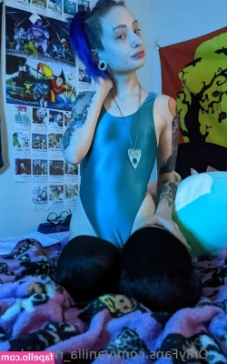 vanilla_ricecakes [ vanilla-ricecakes ] - CHEEKY Pole Dancer