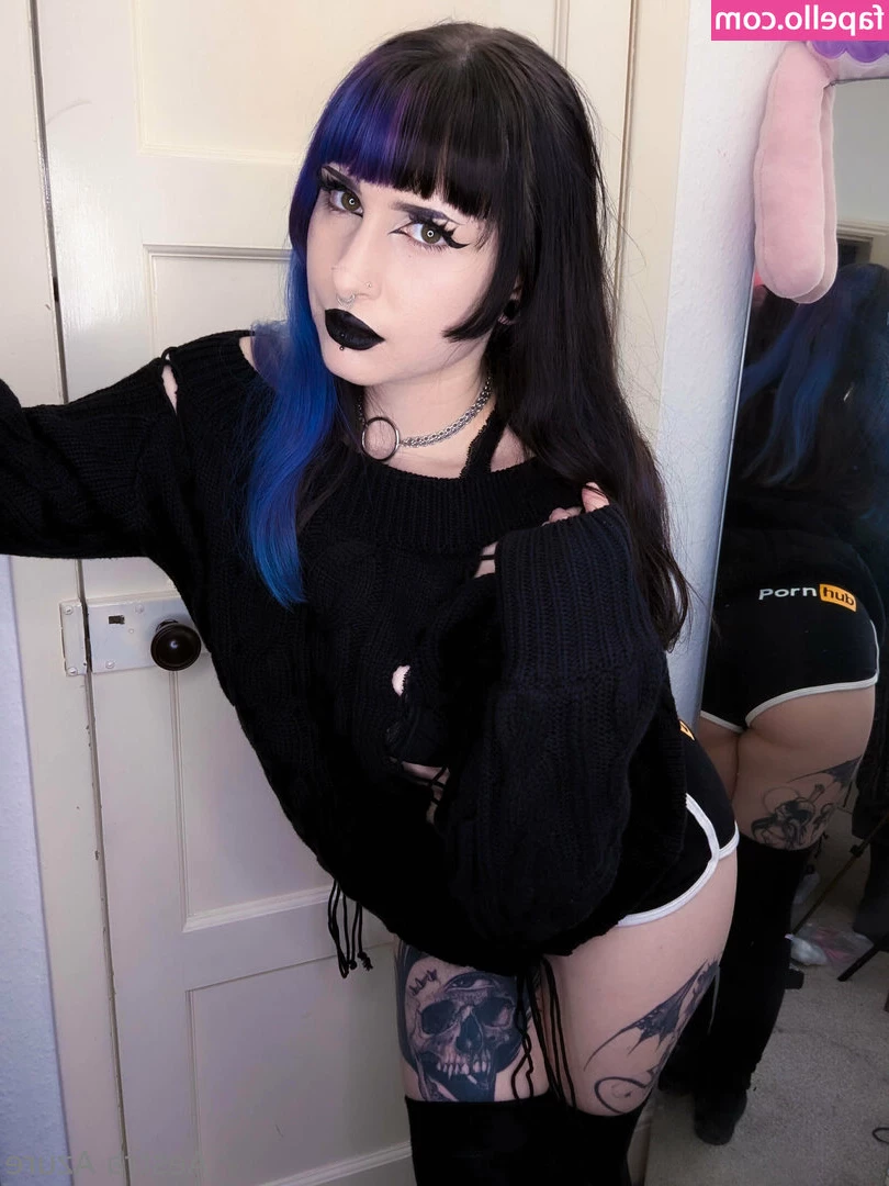 aestraazure - Come rub me feet x