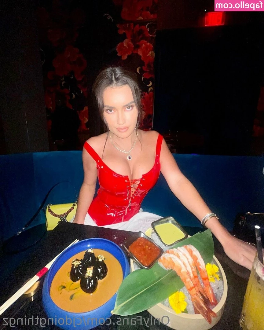 insideonlyfanspod - Through the fog of sensuality you will find your way to me
