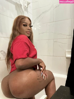 Hatedrobyn - Dildo riding!