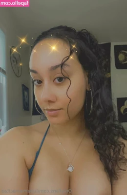 lunamamacitaa - Sunny Thursday 🌞 would you like to oil me up?