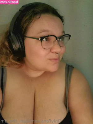 dani_the_dm [ dani-the-dm ] - Clowning around
