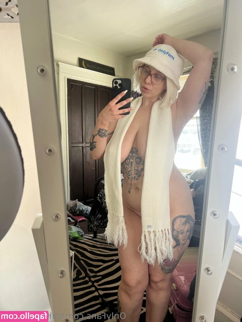caitlinzielinski - I hope you like the view 👀