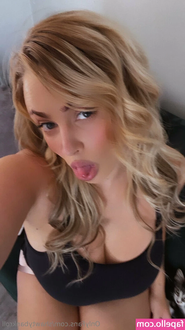shawtybankroll - Come give me a good rub  sexy 2-legged slave