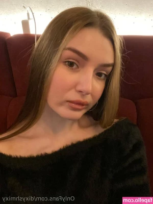dixyshmixy - Hoping you have the best dreams about me tonight! 🤭😏😍