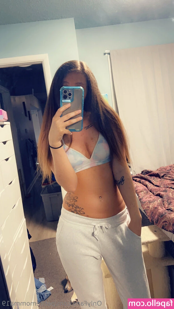 petitemomma19 - Do u know what the best thing about Friday is   PLAY WITH ME