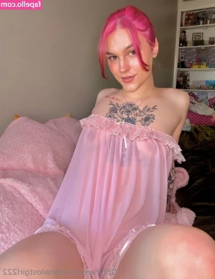 pnwlostgirl222 - Does the thought of unzipping my panties turn you on ? 🖤