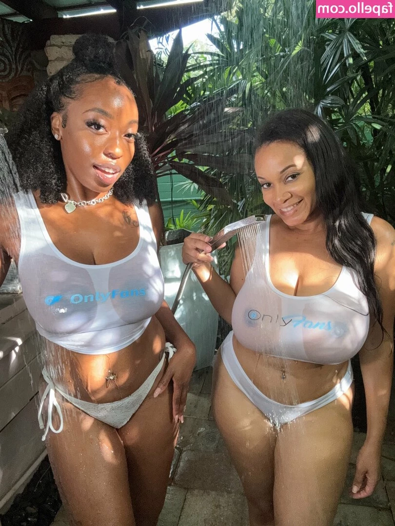 leilaforplay - Slide for more bath time fun