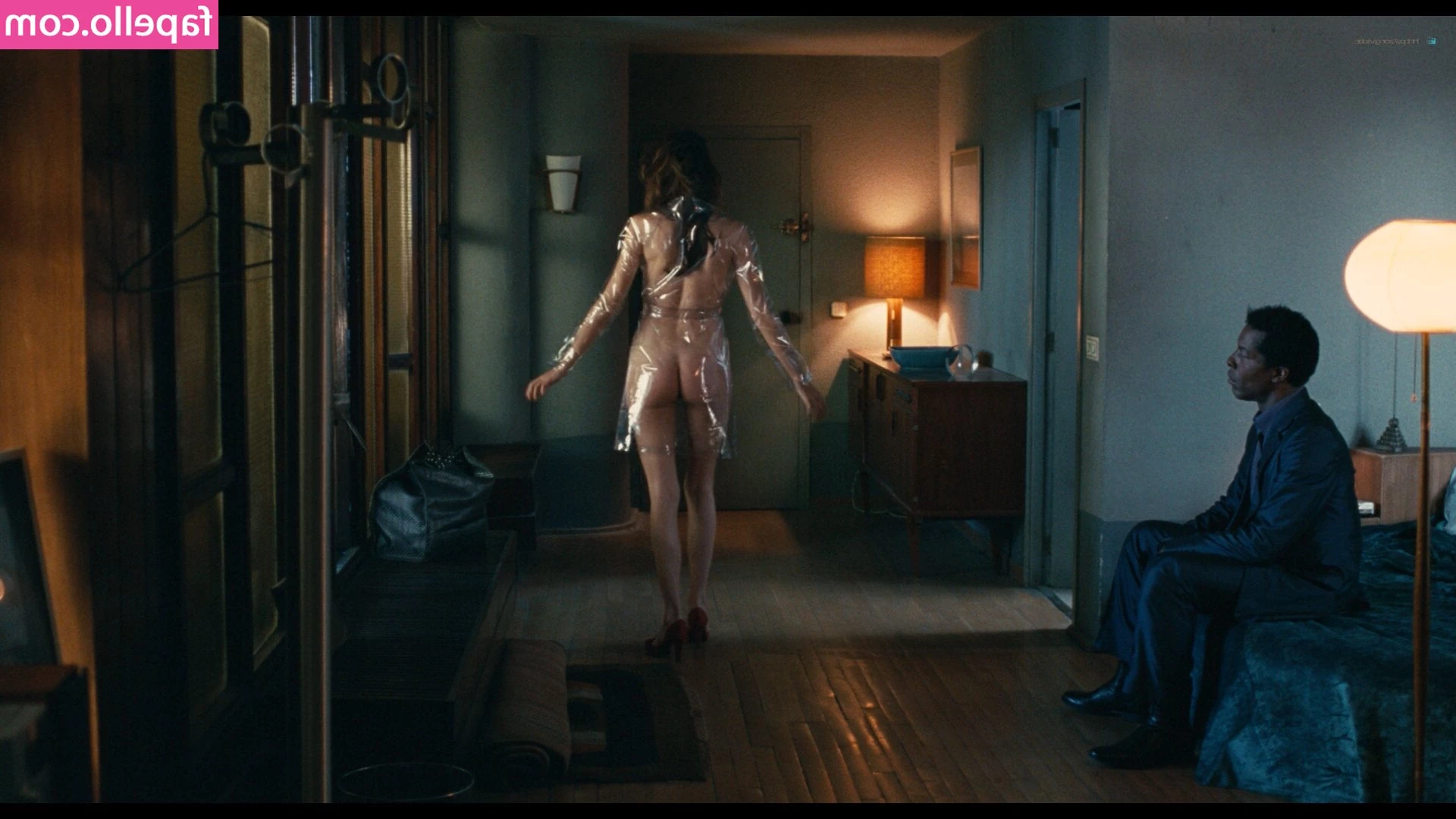 Paz De La Huerta [ paz-de-la-huerta ] - I need a foot rub