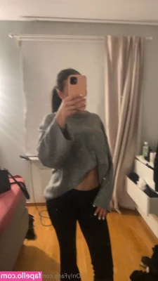 xtraalltjoline - The angle of this camera I swear adds 10lbs or something my ass looks