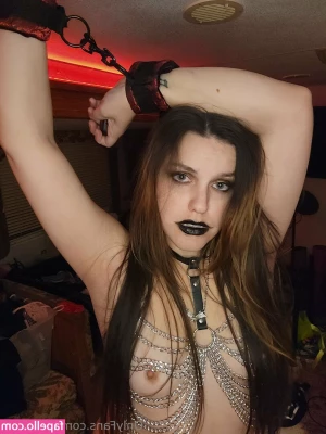 shortshot - Changing room strip & tease....