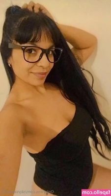 skysweet22 - How bad you want to take my lingerie off?