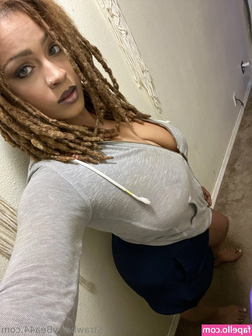 harmonistrawberry - Who s ready for that spanking