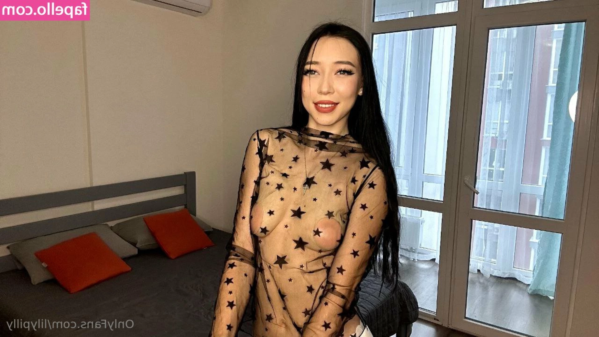 lilypilly - spread them legs a lil more bby    ain t no runnin from tha dick