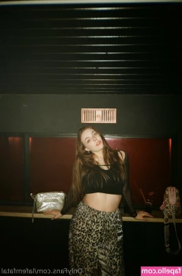 lafemfatal - Little under-boob to get your day going right 😄