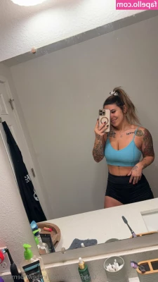 d_inthewilderness [ d-inthewilderness ] - These pussy eating massage videos with @songleexxx are so hot