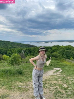 lily.18 [ lily-18 ] - Something is missing