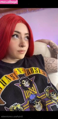 mreita - Boobies in red