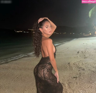 Laeyanah - You light me up  baby