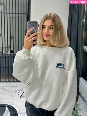 elisa_holt [ elisa-holt ] - Will you play my teacher with me? 😋😈