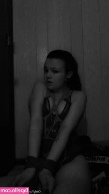 little.delilah [ little-delilah ] - I didn’t know you meant that kinda Netflix and chill ;3