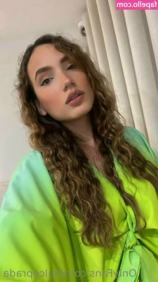 dulceprada - Do you want me to make a footjob video, babe?😌