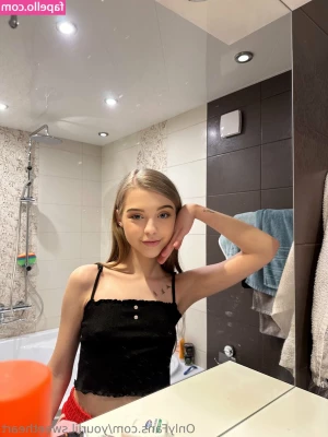 yourlil.sweetheart [ yourlil-sweetheart ] - My birthday is coming up soon   June 26th    Check out my wishlist if
