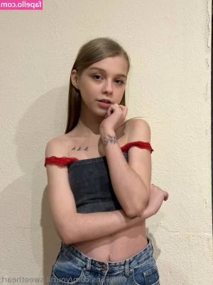 yourlil.sweetheart [ yourlil-sweetheart ] - I want you desperate for my perfect ass    Imagine how lucky the