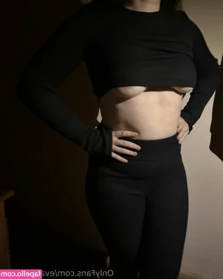 eva_dirty_life [ eva-dirty-life ] - Here s a few titty photos for your trouble