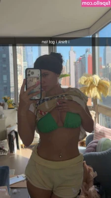 Ester Dobrik [ ester-dobrik ] - 👅 Bite me👅   Fill my pussy with tips and I will send you a very